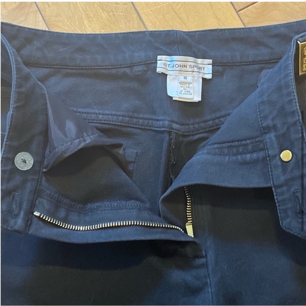 St. John Sport Classic Black Pants Jeans style size ten (10) - Picture 5 of 8